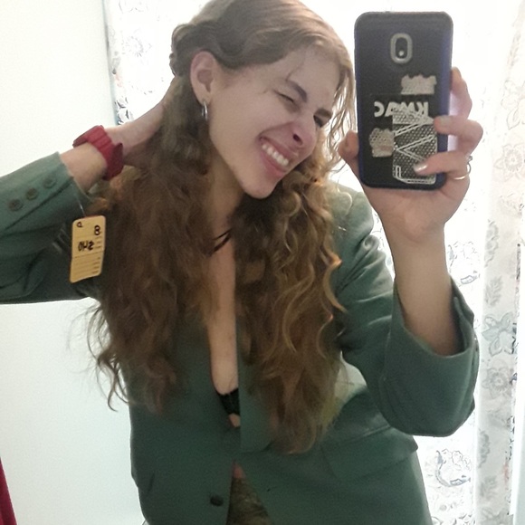 Meet your Posher, Audra - Picture 6 of 13